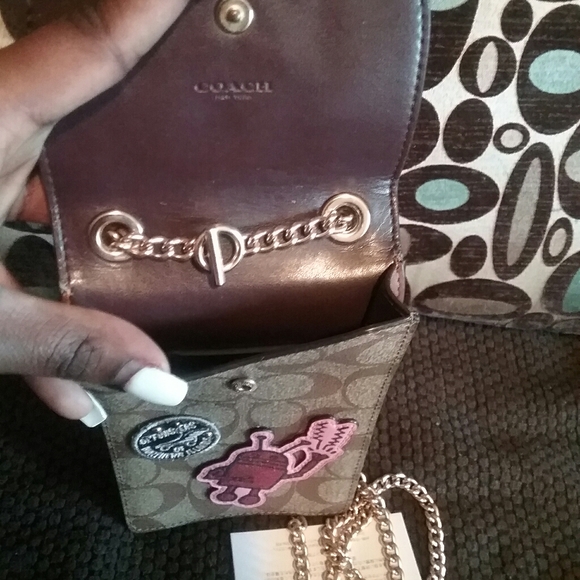 Gentley used Authentic Coach Phone case Crossbody - Picture 3 of 3